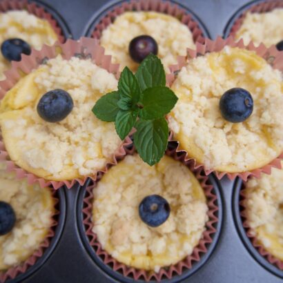 Käsekuchen-Muffins mit Streuseln vegan